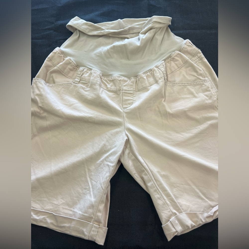 Duo tan khaki maternity shorts